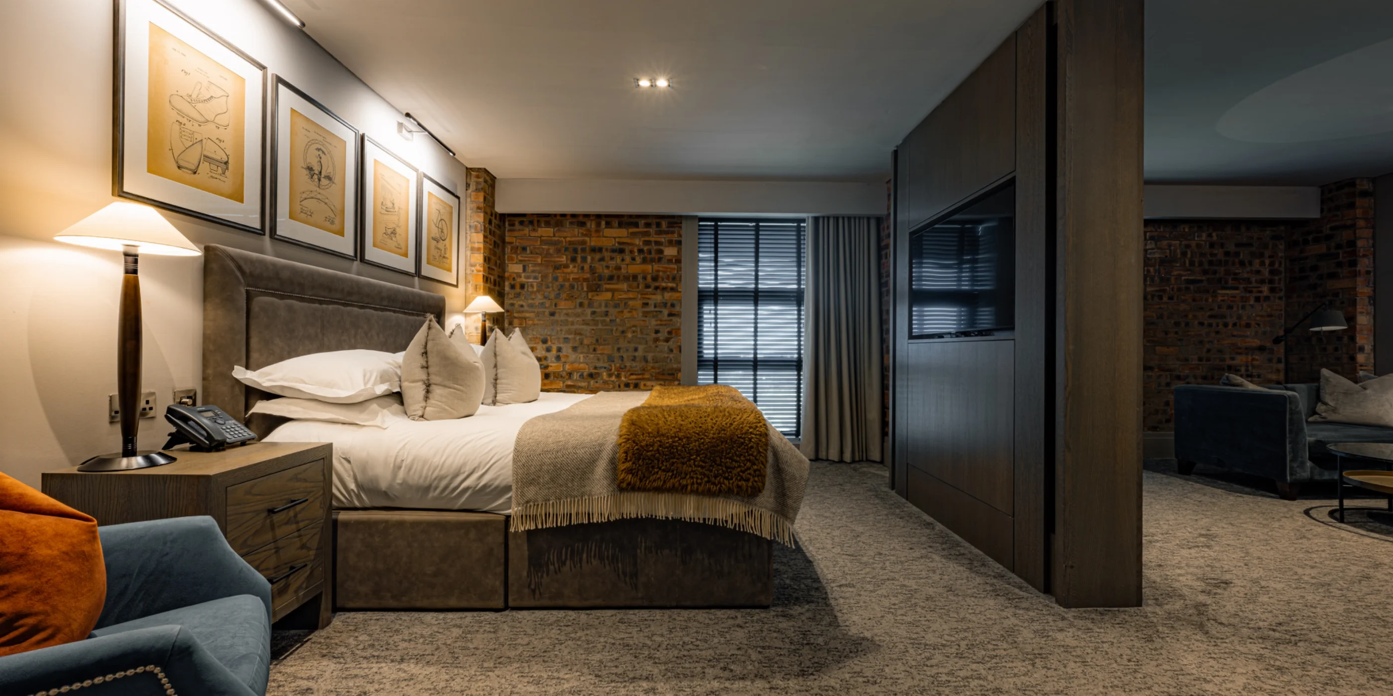 Dakota Hotel Eurocentral - Luxury Rooms